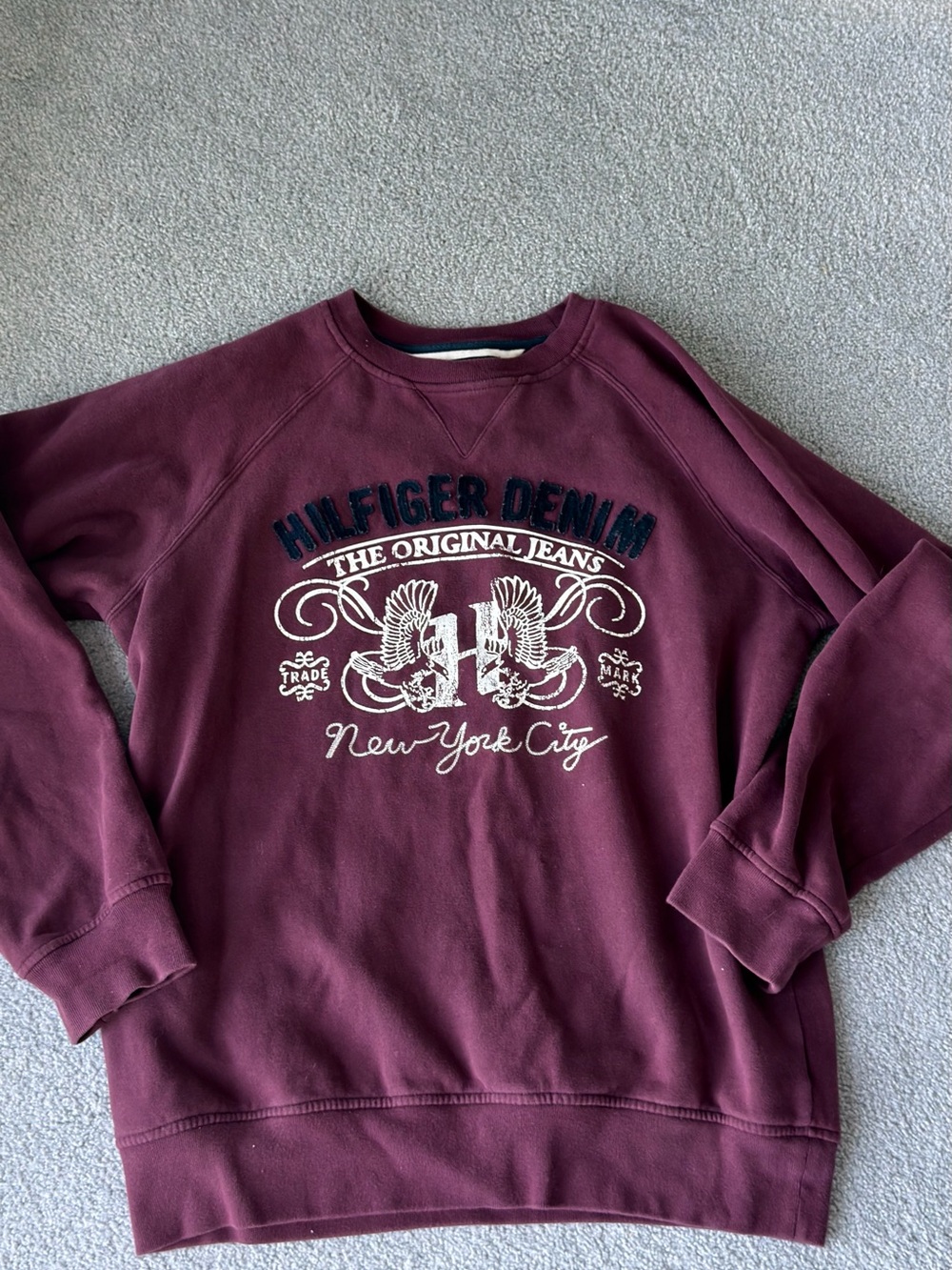 Tommy Hilfiger Men's Burgundy Crewneck with Graphic Logo